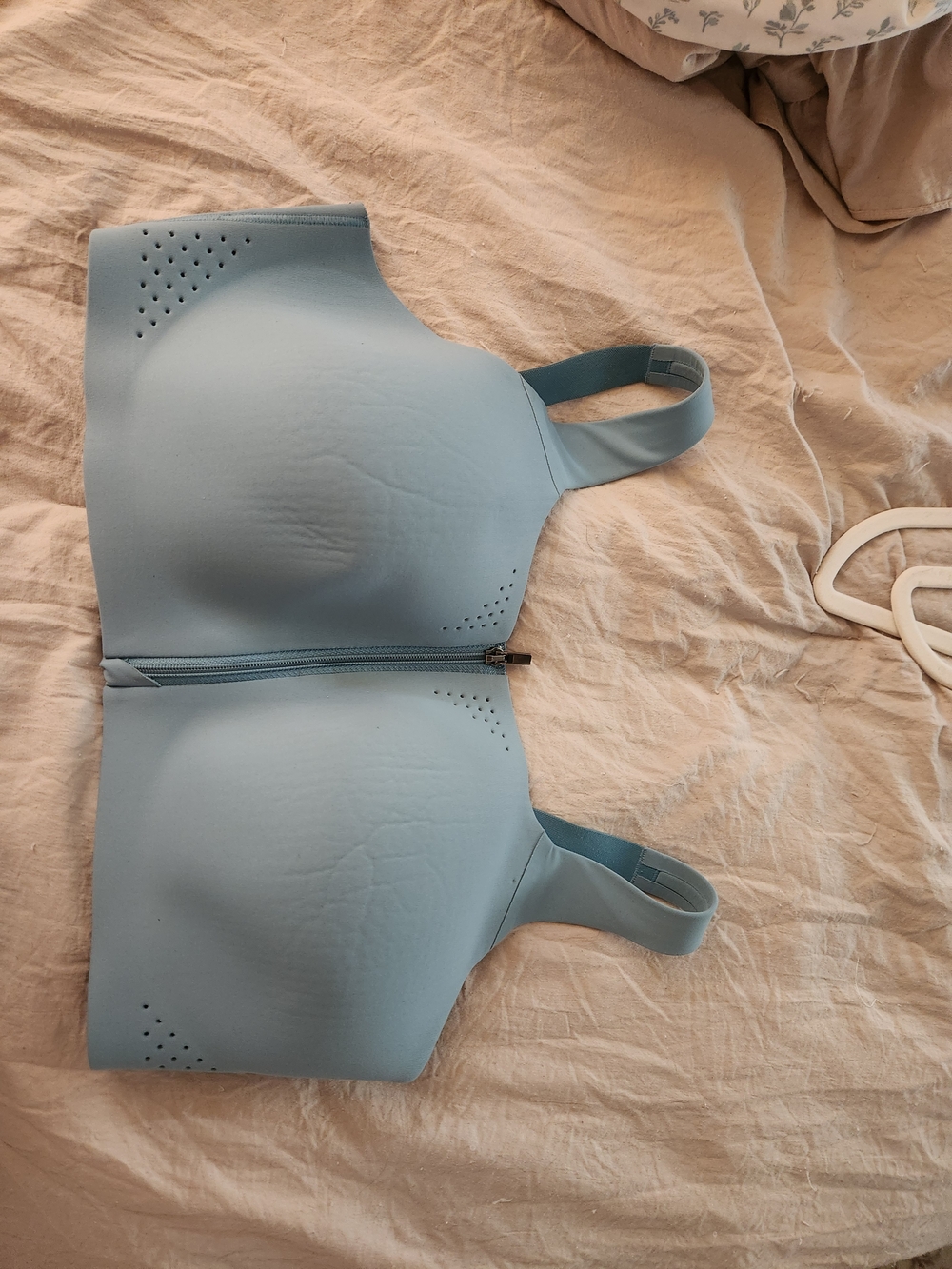 💕5/$25 Victoria's Secret Light Blue Front-Zip Seamless Bra